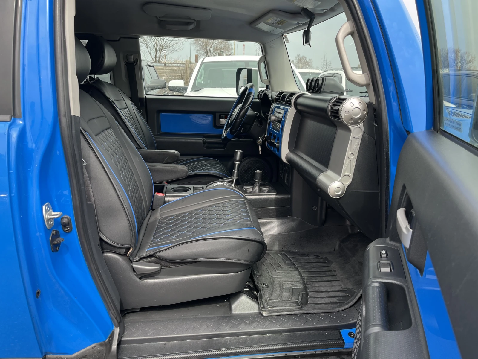 Toyota Fj cruiser C PACKAGE* AWD 4.0L V6*   | Mobile.bg   11