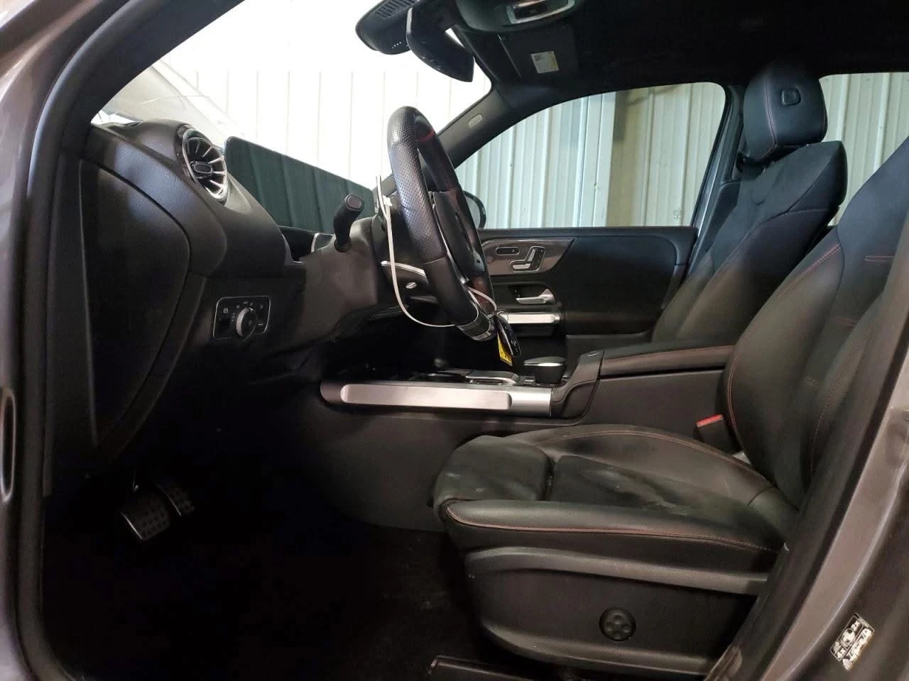 Mercedes-Benz GLB 35 AMG - изображение 7