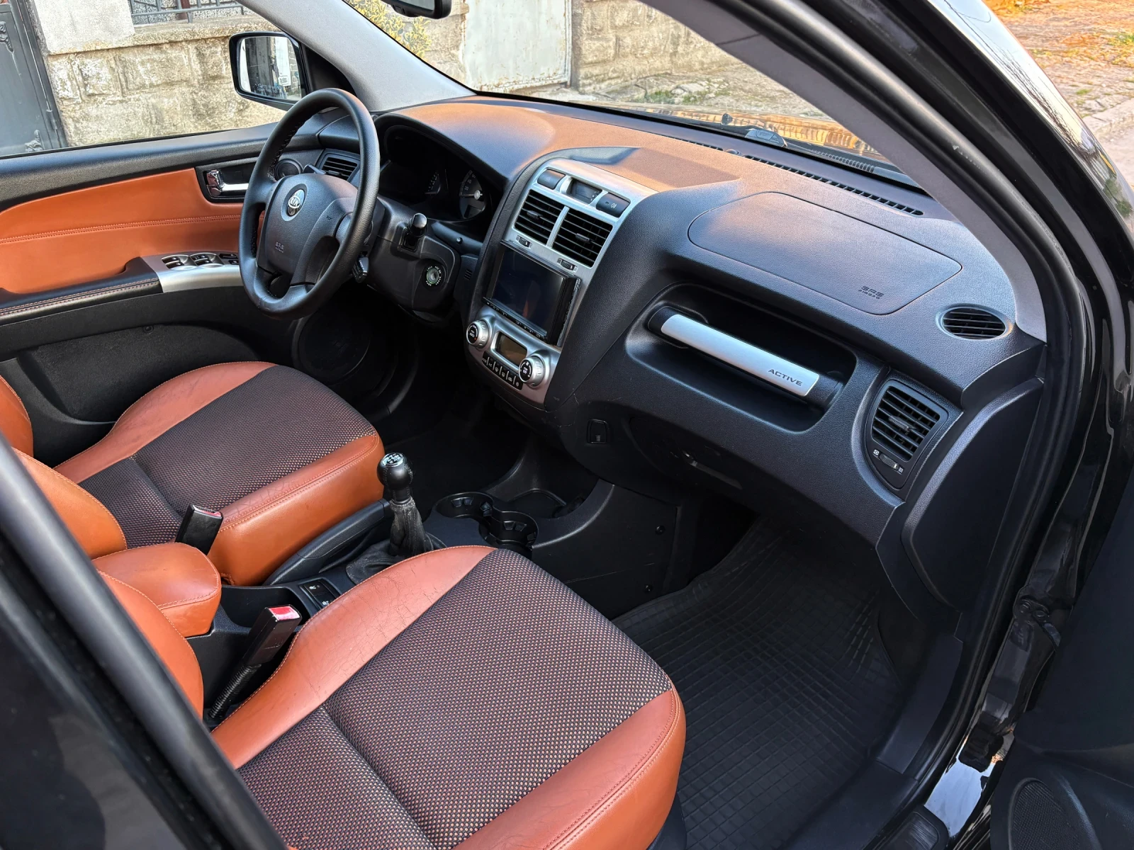 Kia Sportage 2.0i  4X4* ACTIVE* Нави* 192 000км* , снимка 8 - Автомобили и джипове - 53748894