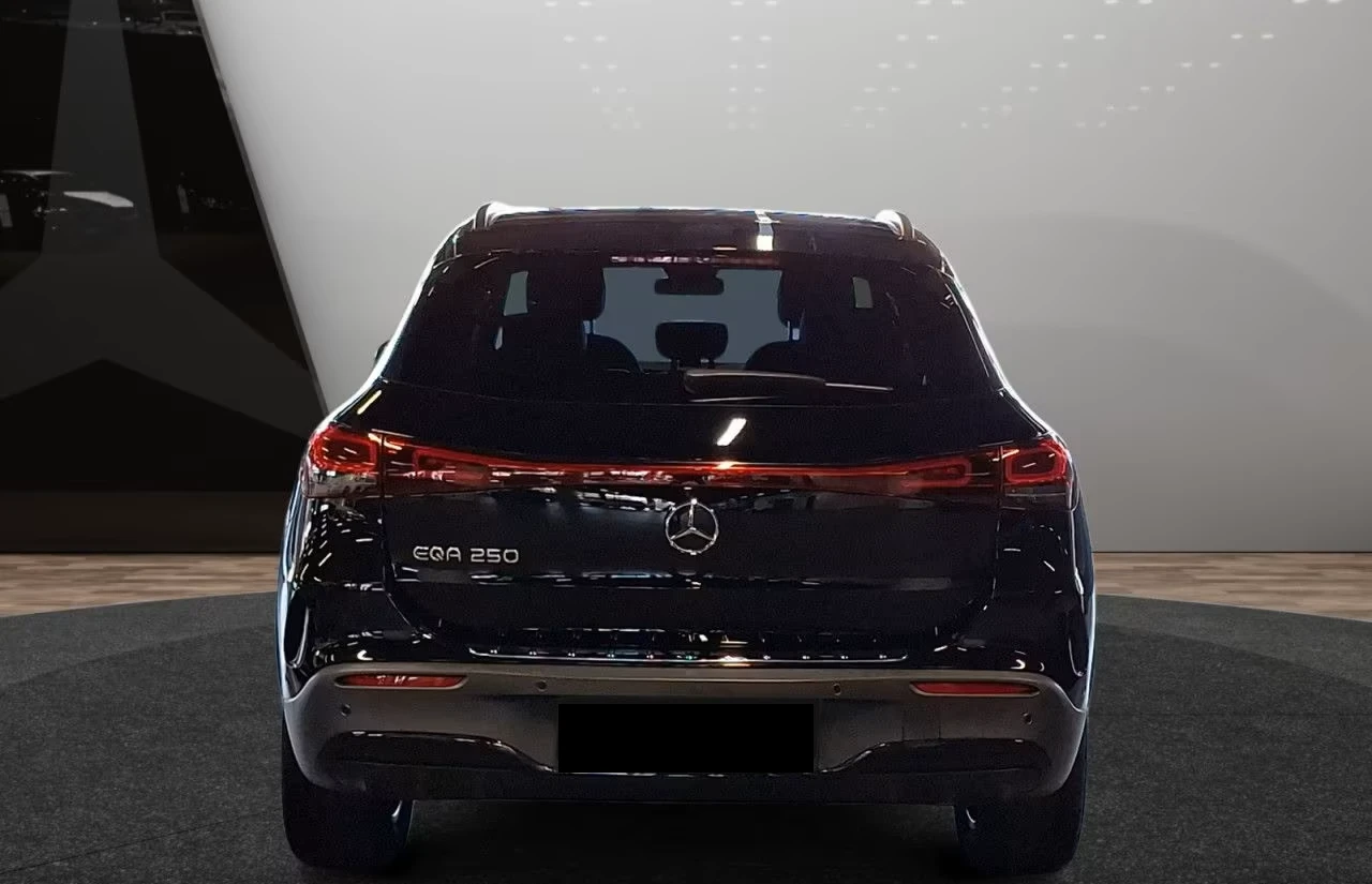 Mercedes-Benz EQA 250* AMG* CAMERA* KEYLESS* LED* CARPLAY* , снимка 5 - Автомобили и джипове - 53957300