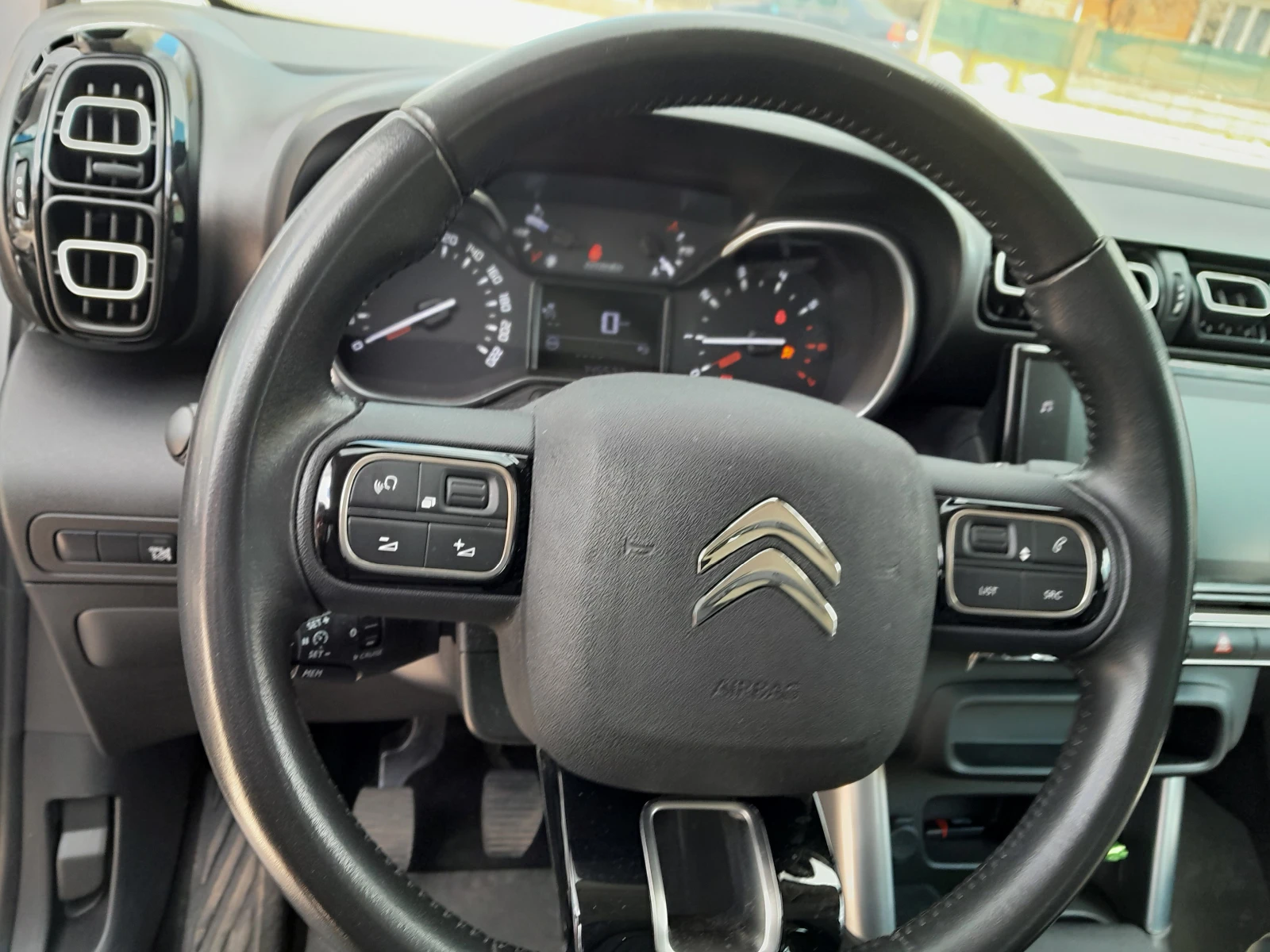 Citroen C3 Aircross 1.2 PureTech 110 S&S Shine, снимка 7 - Автомобили и джипове - 54170855