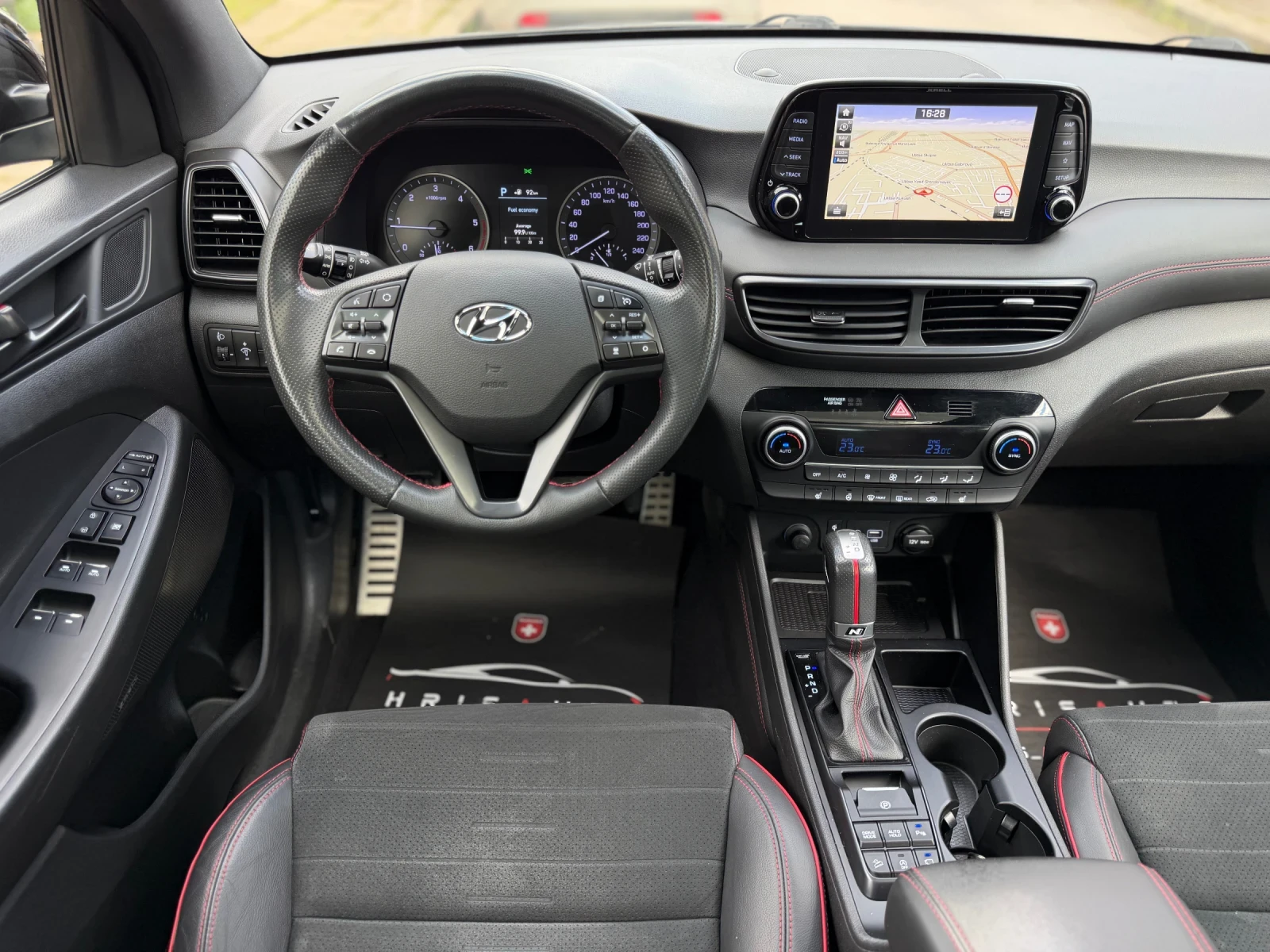 Hyundai Tucson 2.0CRDI 4WD N-LINE Внос Швейцария, снимка 9 - Автомобили и джипове - 54455465