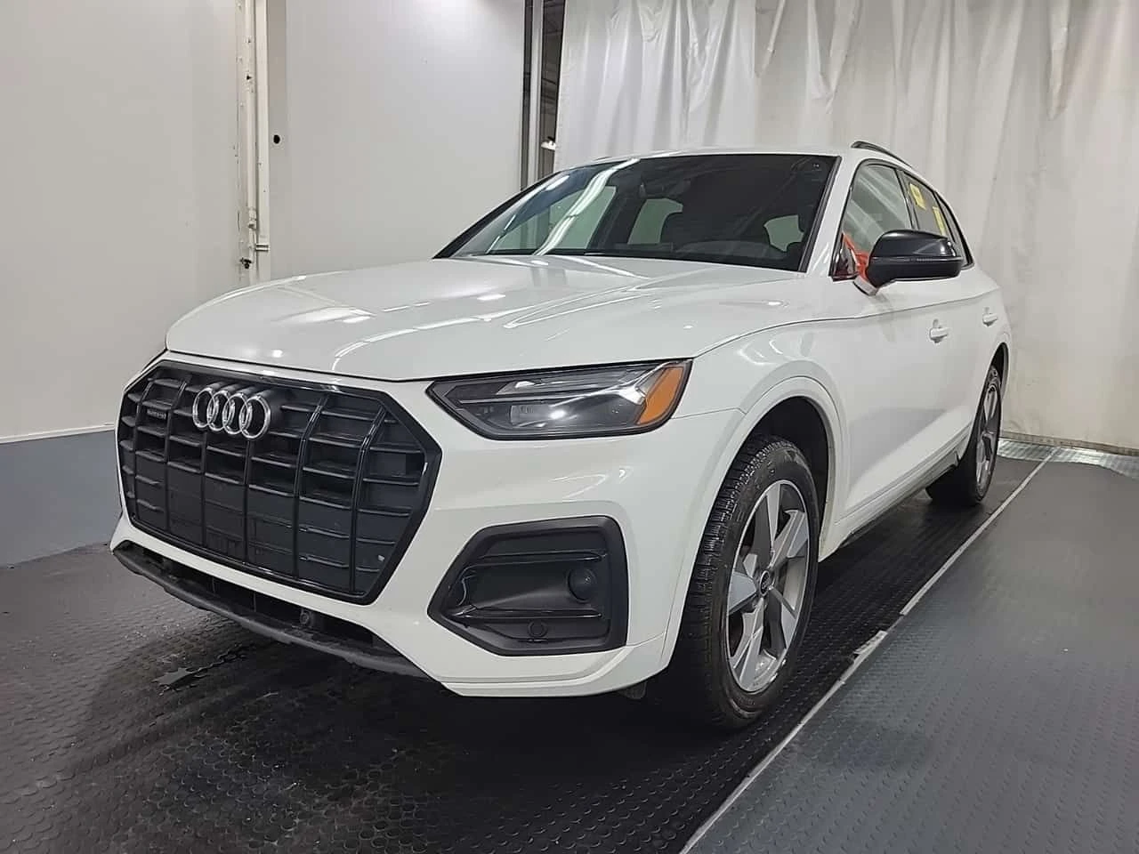 Audi Q5 * Komfort * ДИСТРОНИК* КАМЕРА* ПОДГРЕВ* 