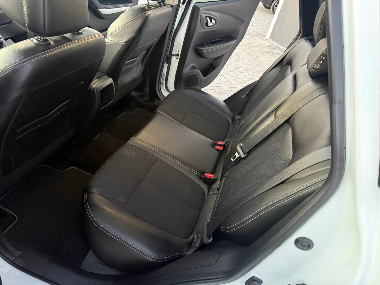 Renault Kadjar 1.5dci СОБСТВЕН ЛИЗИНГ !!!, снимка 13 - Автомобили и джипове - 55468881