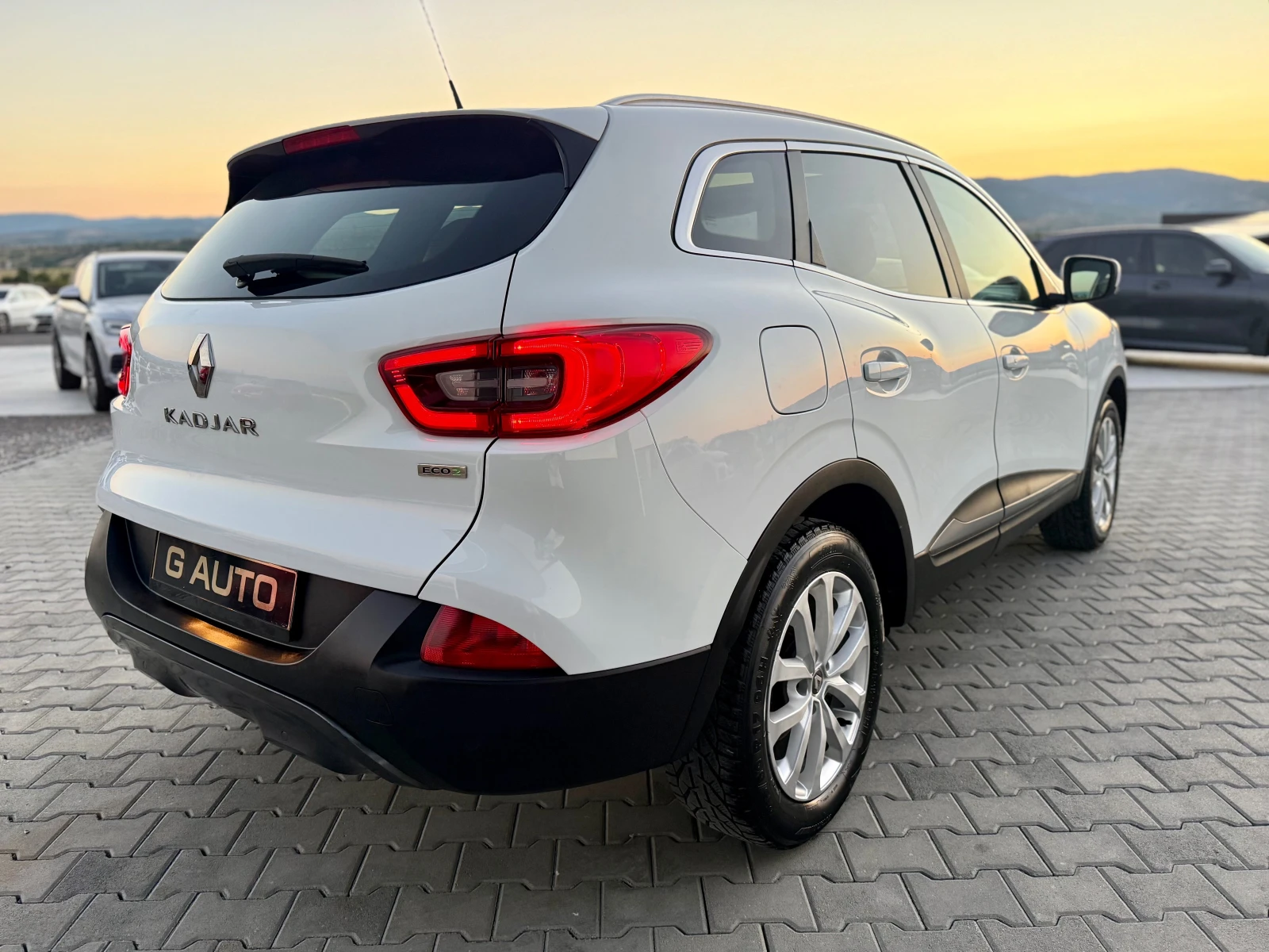 Renault Kadjar 1.5dci СОБСТВЕН ЛИЗИНГ !!!, снимка 5 - Автомобили и джипове - 55468881