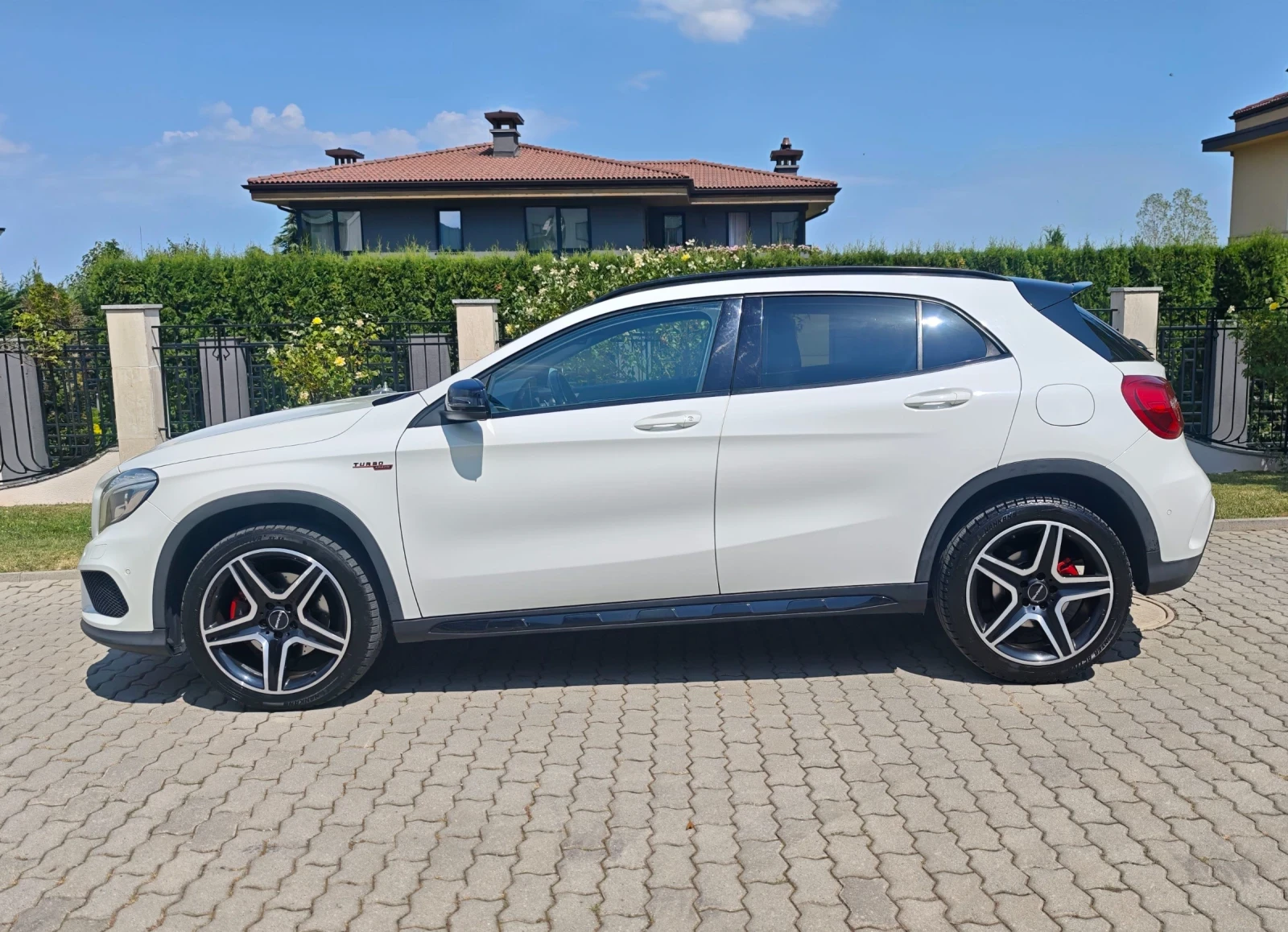 Mercedes-Benz GLA 250 AMG 45 FACELIFT 2020 4matic, снимка 3 - Автомобили и джипове - 55777293