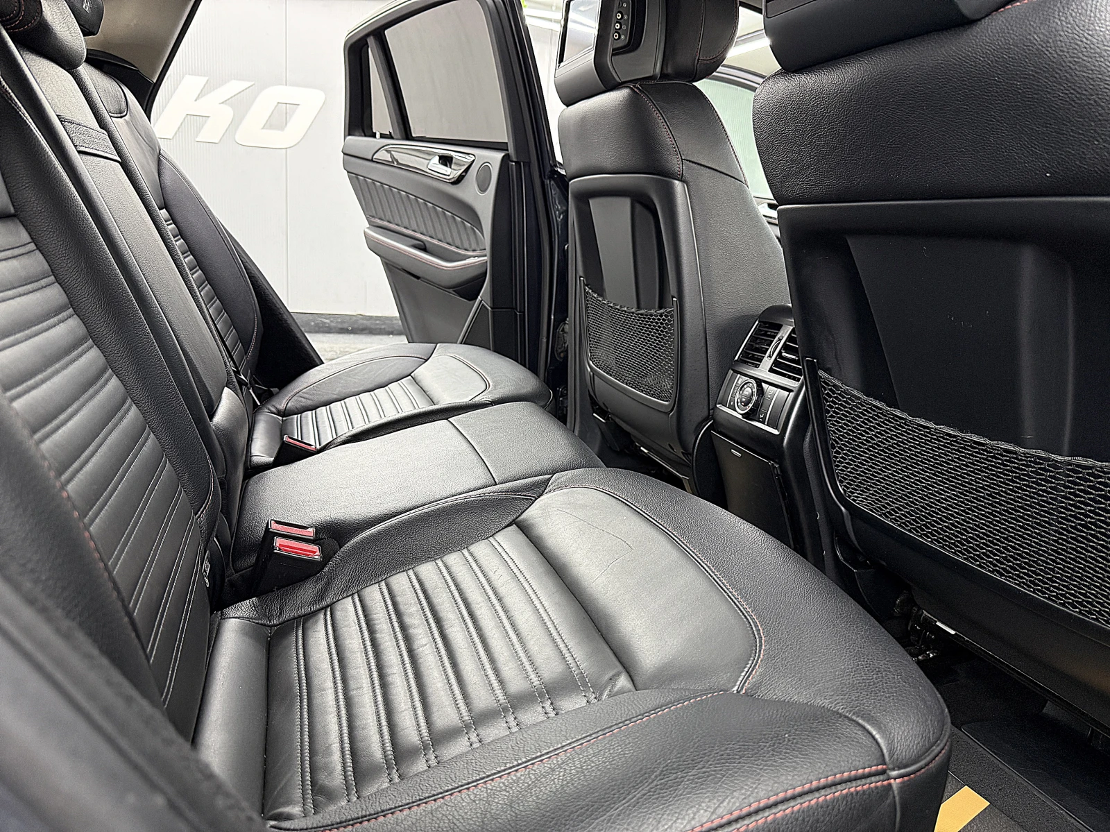 Mercedes-Benz GLE 350 KUPE/BRABUS/2xTV/Keyless/СОБСТВЕН ЛИЗИНГ, снимка 16 - Автомобили и джипове - 55836508