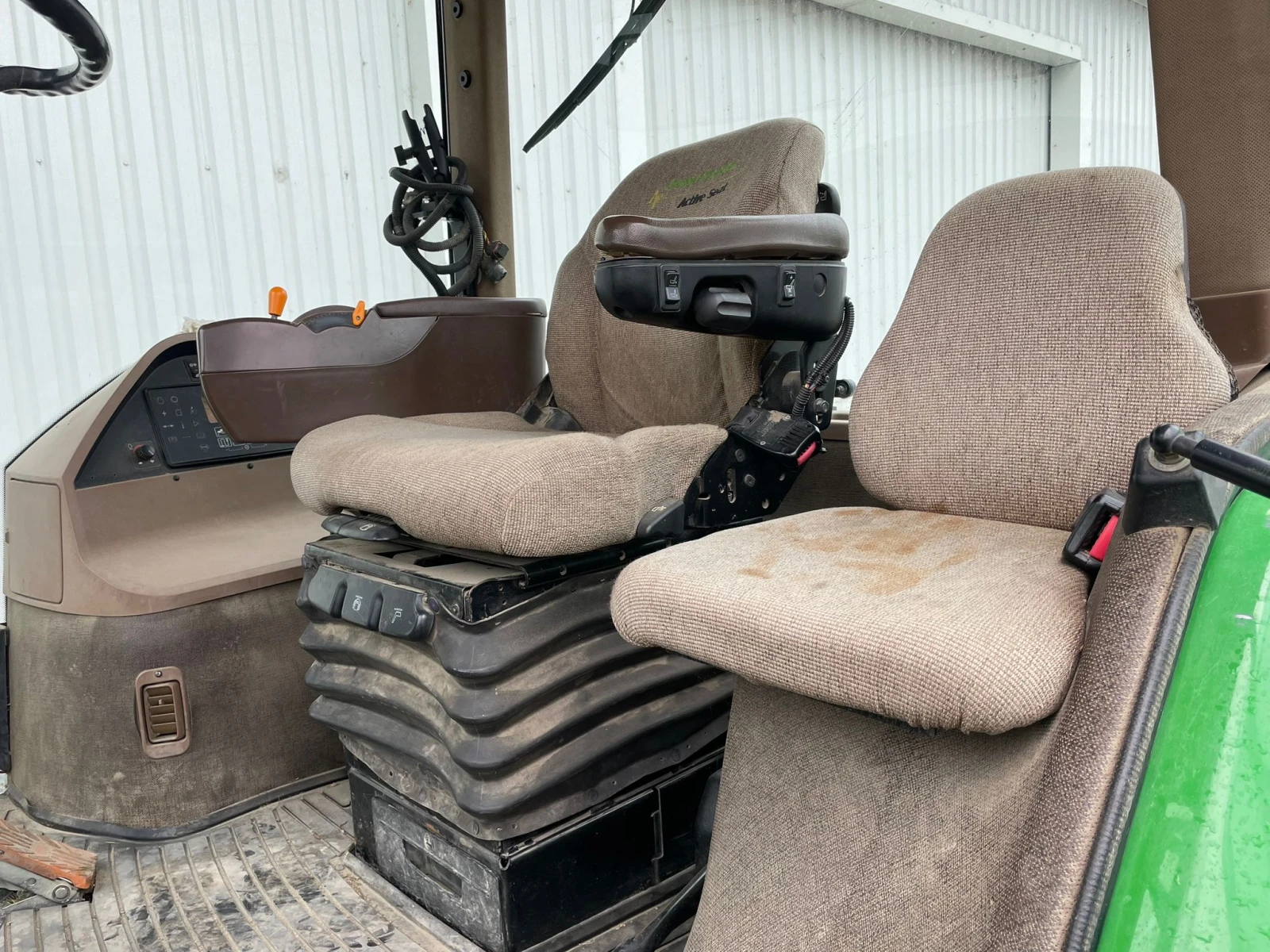 Трактор John Deere 8320 POWER SHIFT  - изображение 7