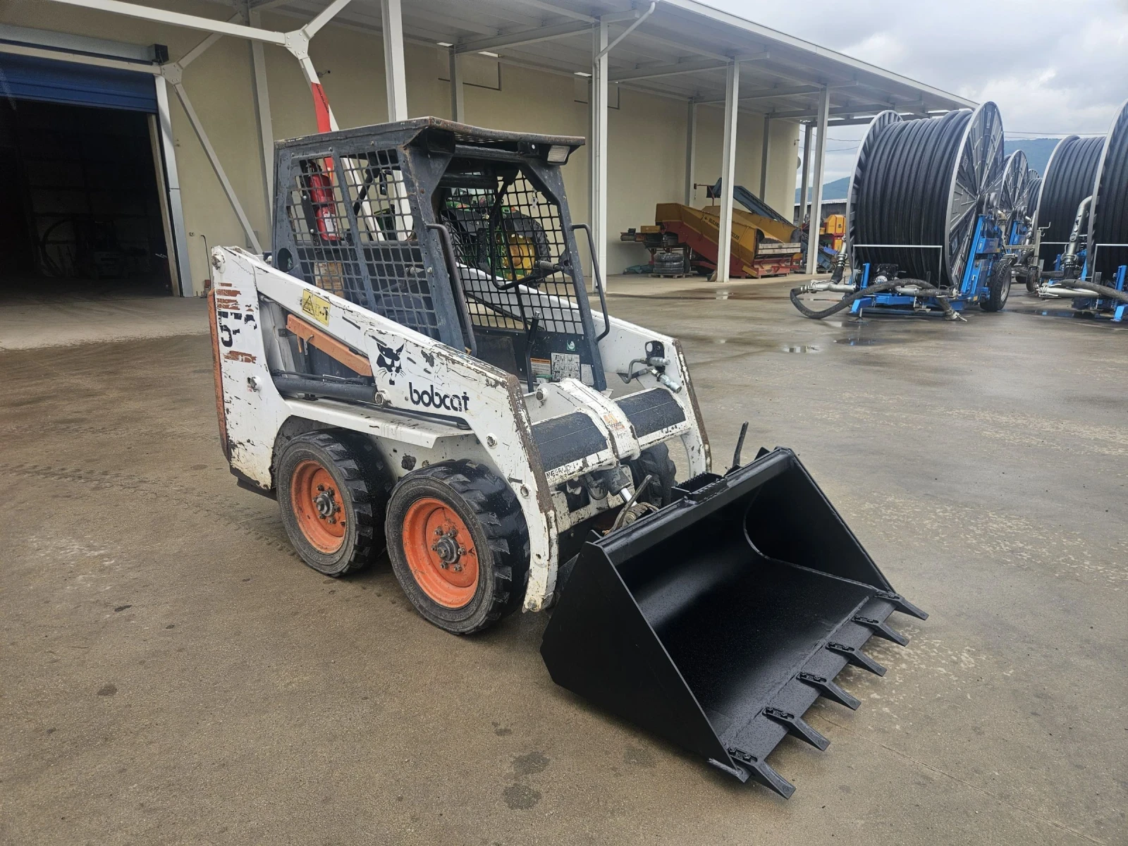 Мини челни товарачи Bobcat 553