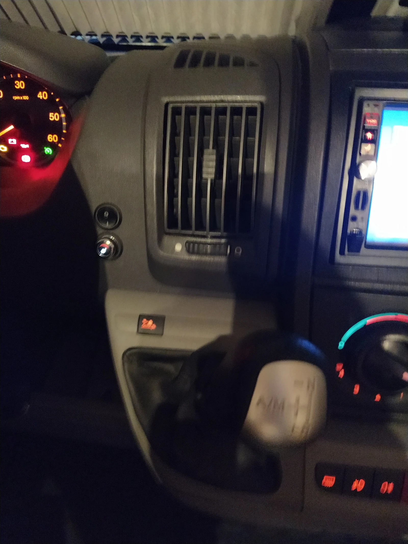 Кемпер Adria MATRIX, снимка 15 - Каравани и кемпери - 54487320