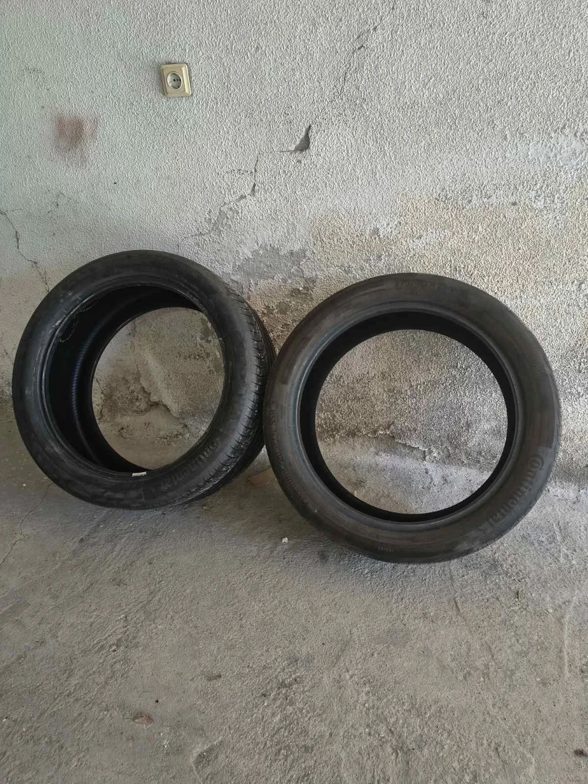 Гуми Летни 315/35R21, снимка 2 - Гуми и джанти - 55406467
