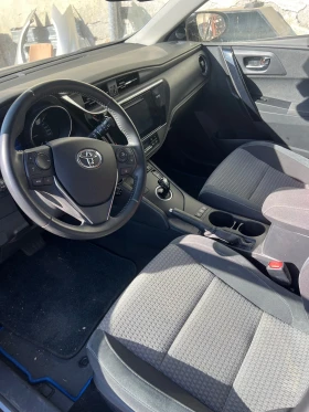 Toyota Auris 1.8HYBRID na 4asti, снимка 4