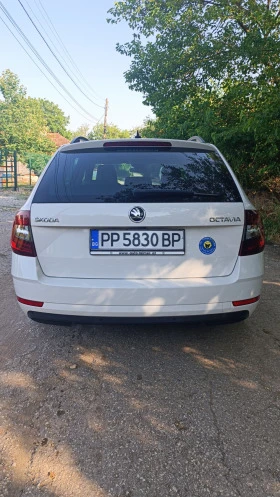 Skoda Octavia 1.6TDI DSG, снимка 3