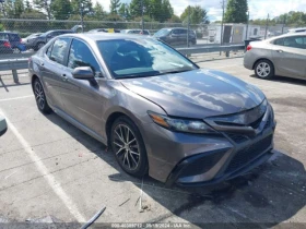 Toyota Camry SE 2.5L i4 (203HP)