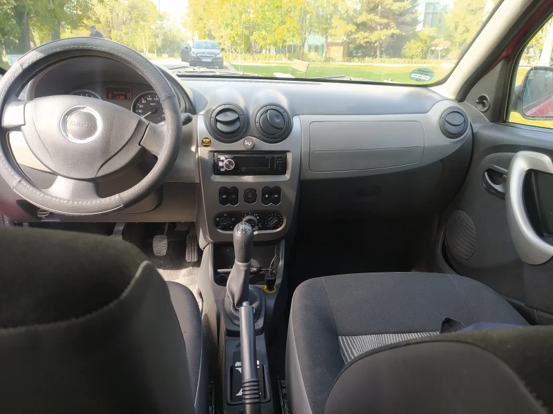 Dacia Sandero 1.4 MPI, снимка 8 - Автомобили и джипове - 47724855