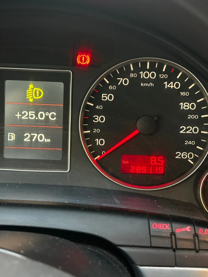 Audi A4, снимка 8 - Автомобили и джипове - 51672221