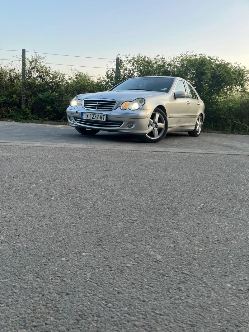 Mercedes-Benz C 220 Avangarde Facelift, снимка 3 - Автомобили и джипове - 52026668