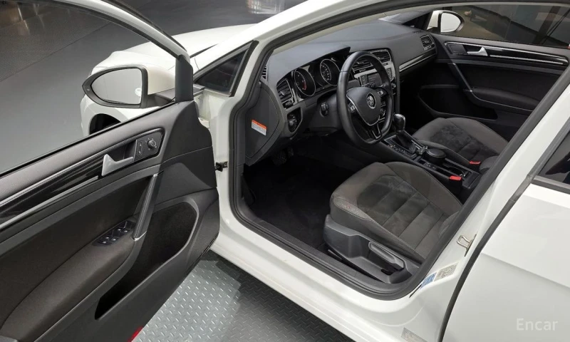 VW Golf, снимка 10 - Автомобили и джипове - 52699097