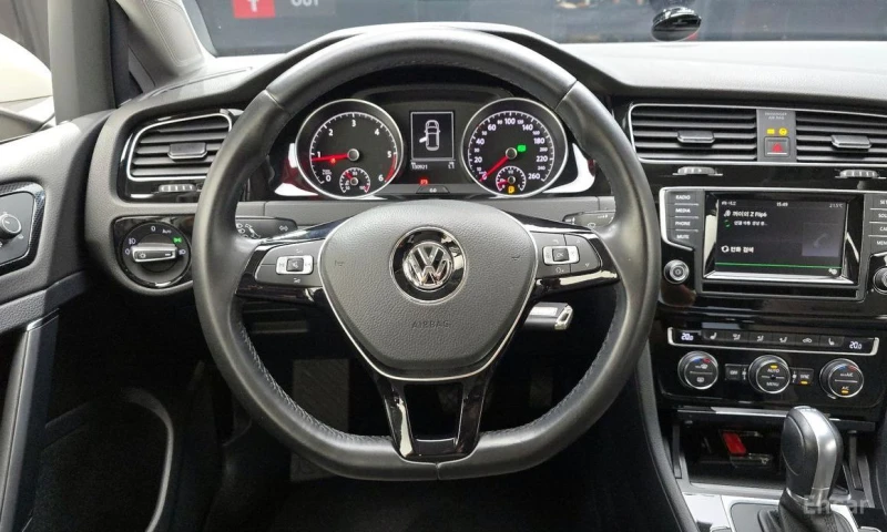 VW Golf, снимка 13 - Автомобили и джипове - 52699097