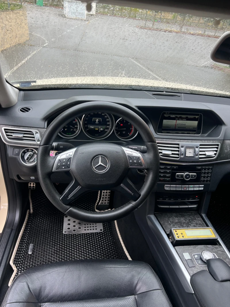 Mercedes-Benz E 200, снимка 14 - Автомобили и джипове - 53289389