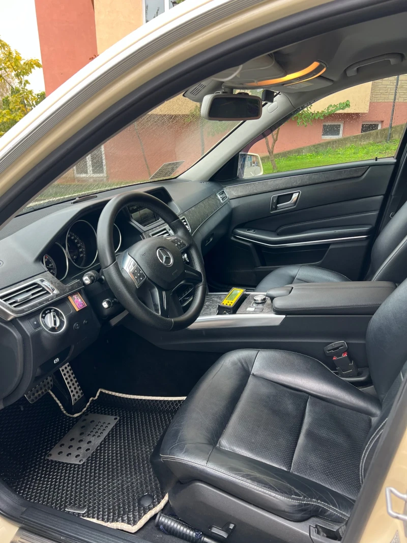 Mercedes-Benz E 200, снимка 13 - Автомобили и джипове - 53289389