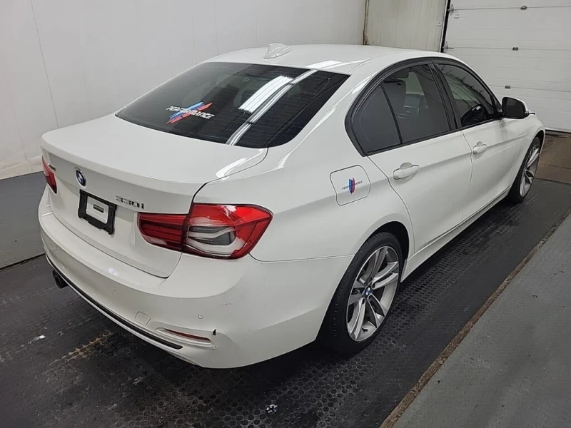 BMW 330 xDrive * АвтоКреди* (ЦЕНА ДО БГ), снимка 4 - Автомобили и джипове - 53328917