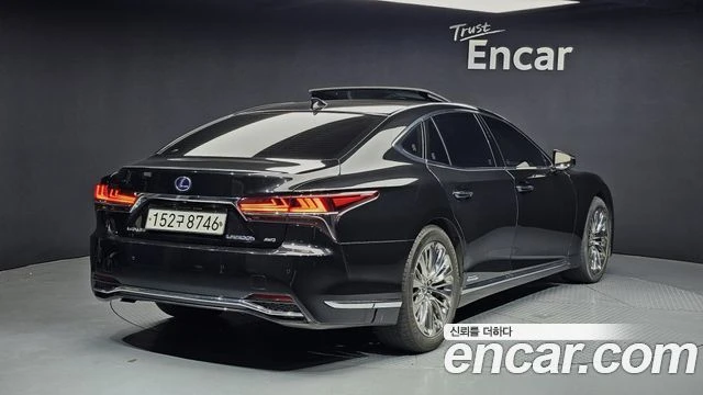 Lexus LS 500 3.5 PLATINUM* МАСАЖ* 360 КАМЕРИ* ОБДУХВАНЕ* КРАЙНА, снимка 3 - Автомобили и джипове - 56523903