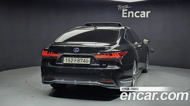 Lexus LS 500 3.5 PLATINUM* МАСАЖ* 360 КАМЕРИ* ОБДУХВАНЕ* КРАЙНА, снимка 4 - Автомобили и джипове - 56523903