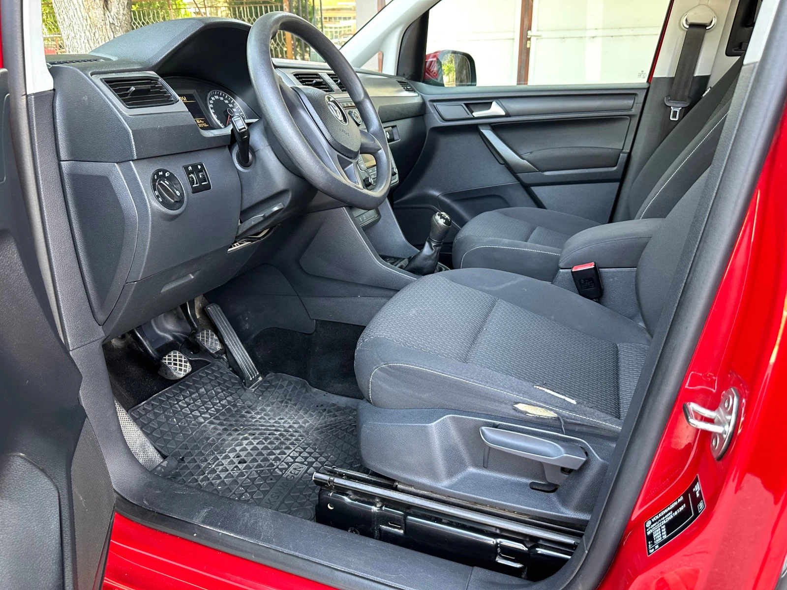 VW Caddy | Mobile.bg — изображение 15