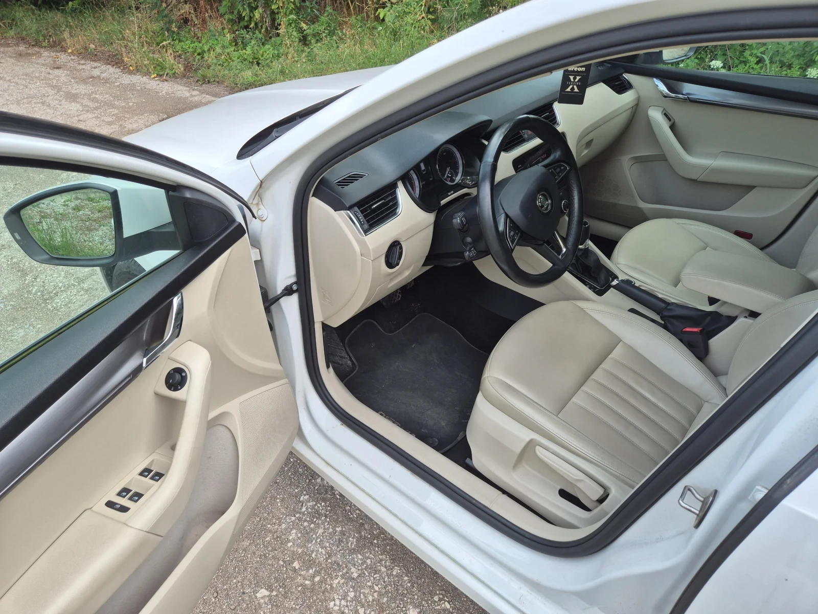 Skoda Octavia 1.6TDI DSG LED Печка, снимка 6 - Автомобили и джипове - 46335724