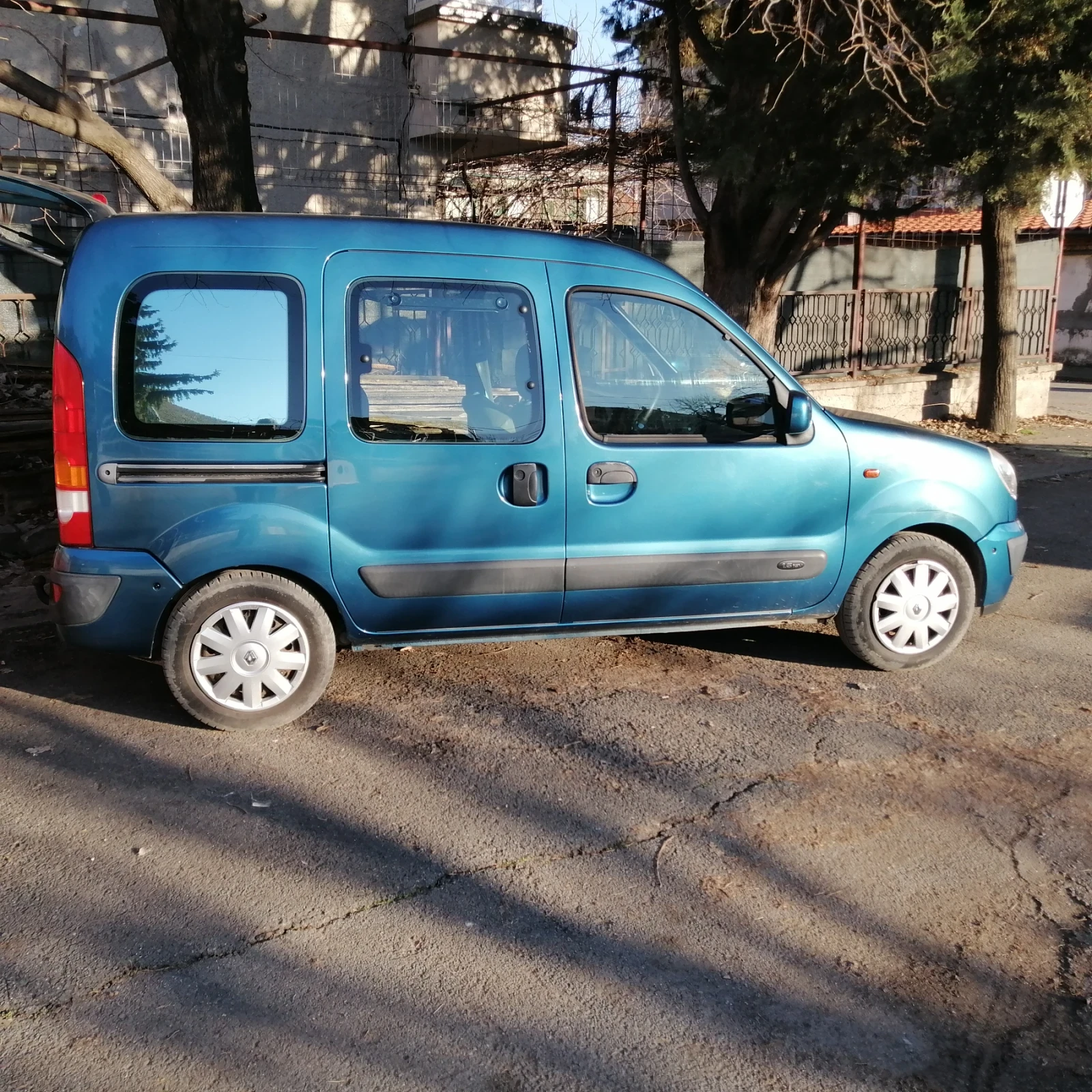 Renault Kangoo 1.6 - изображение 2