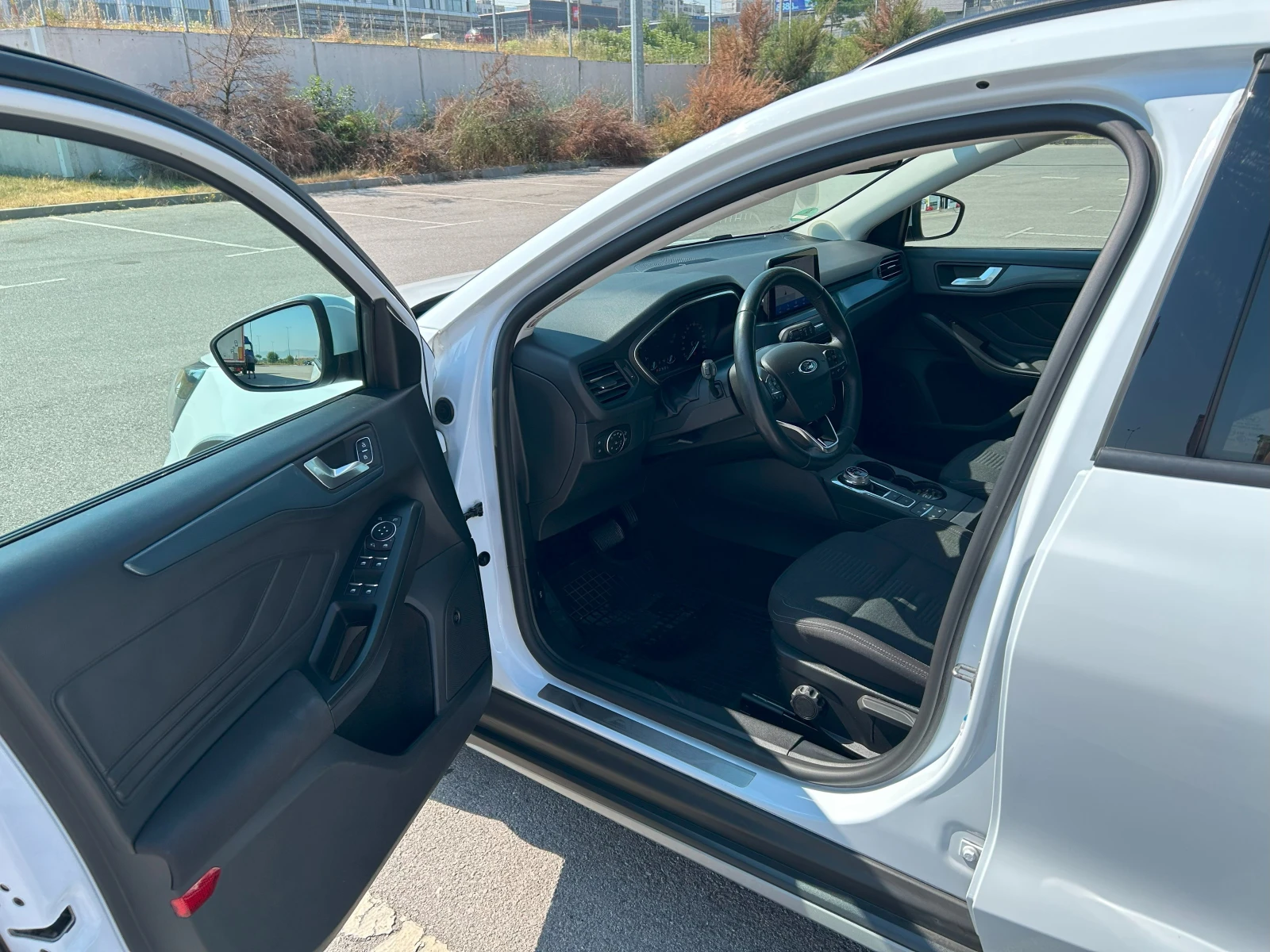 Ford Focus Active/2.0TDCi/AUTO/1 собств./пълна серв.история - изображение 9