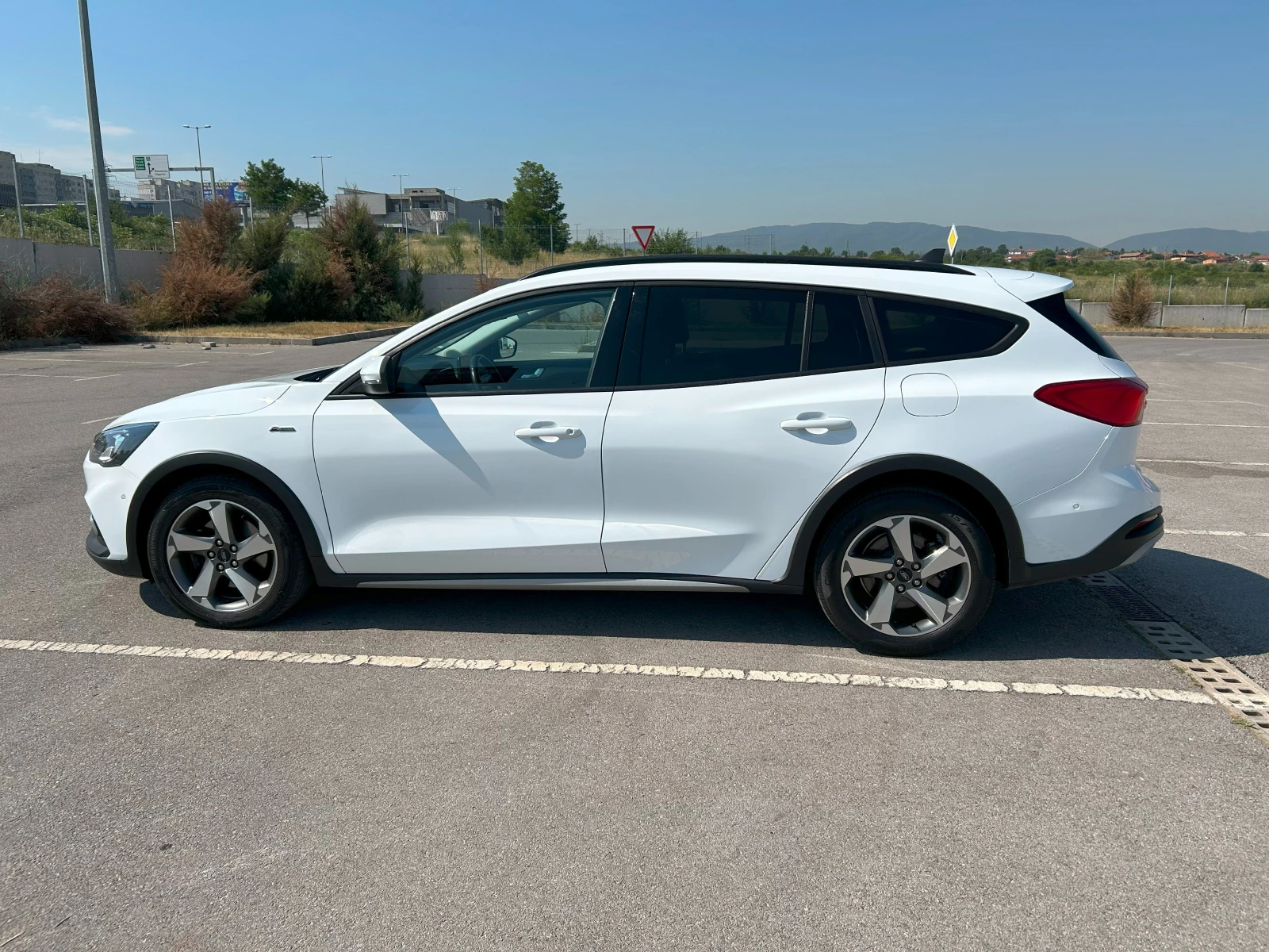 Ford Focus Active/2.0TDCi/AUTO/1 собств./пълна серв.история - изображение 3