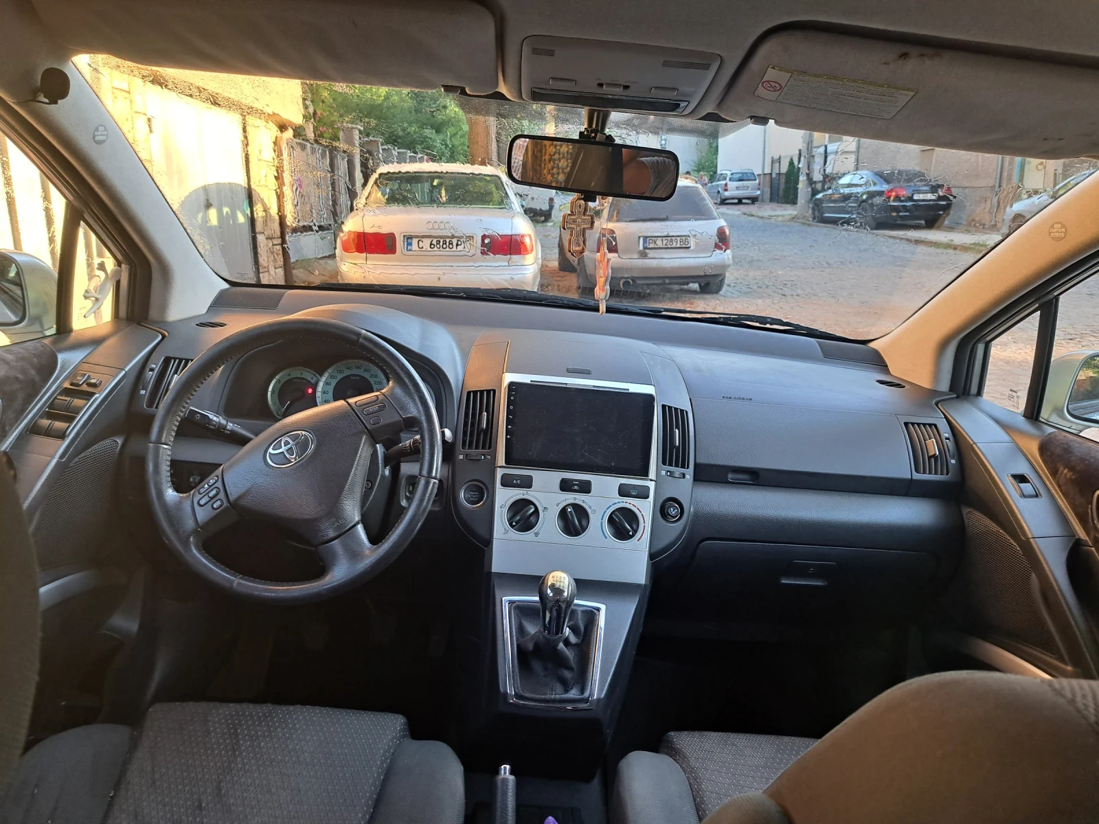 Toyota Corolla verso 2.2  - изображение 6