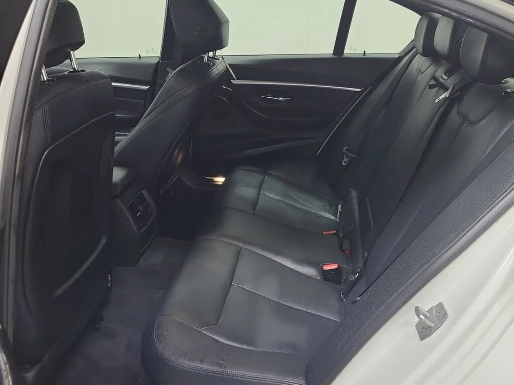 BMW 330 xDrive * АвтоКреди* (ЦЕНА ДО БГ) - изображение 10