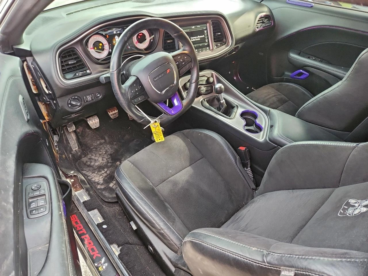 Dodge Challenger 6.4l R/T Scat Pack - изображение 8