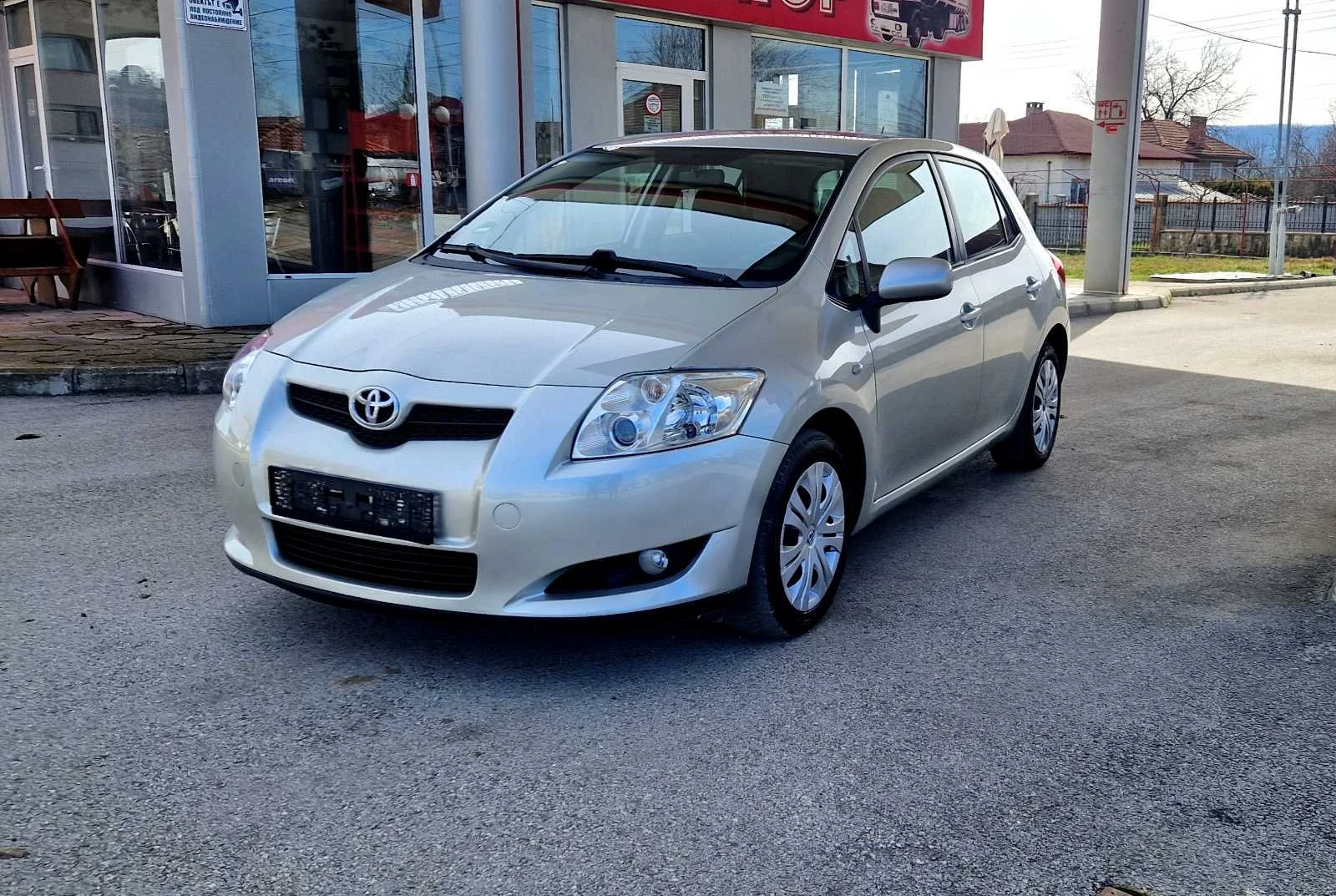 Toyota Auris 1.6куб.131к.с.2010г. Бензин , снимка 3 - Автомобили и джипове - 53820659