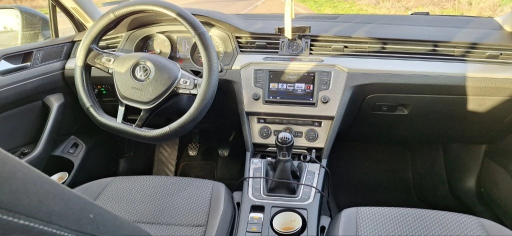 VW Passat 2.0 150к.с Ръчка, снимка 6 - Автомобили и джипове - 53883118