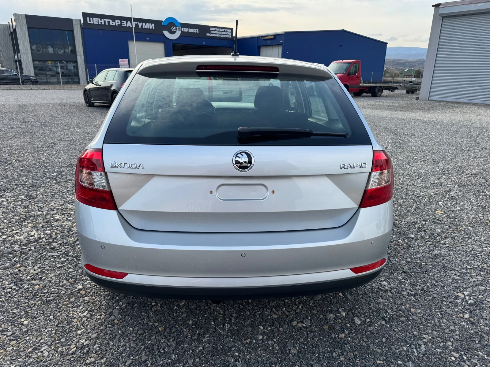 Skoda Rapid 1.4TDI, снимка 5 - Автомобили и джипове - 53978462
