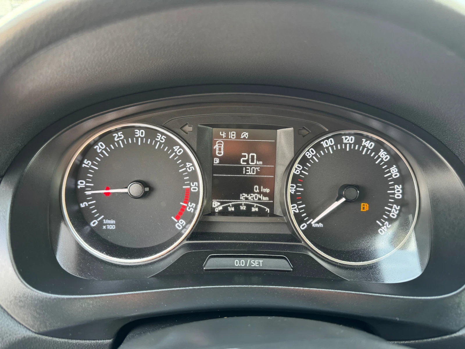 Skoda Rapid 1.4TDI, снимка 9 - Автомобили и джипове - 53978462