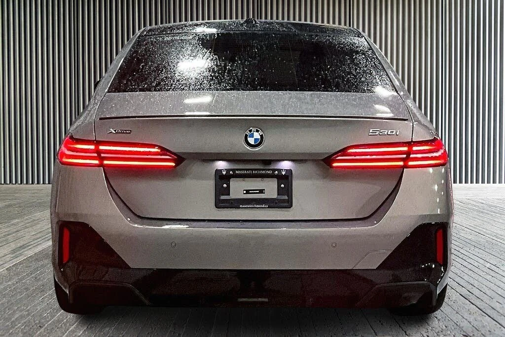 BMW 530 xDrive* AвтоКредит * (ЦЕНА ДО БГ), снимка 5 - Автомобили и джипове - 54013224