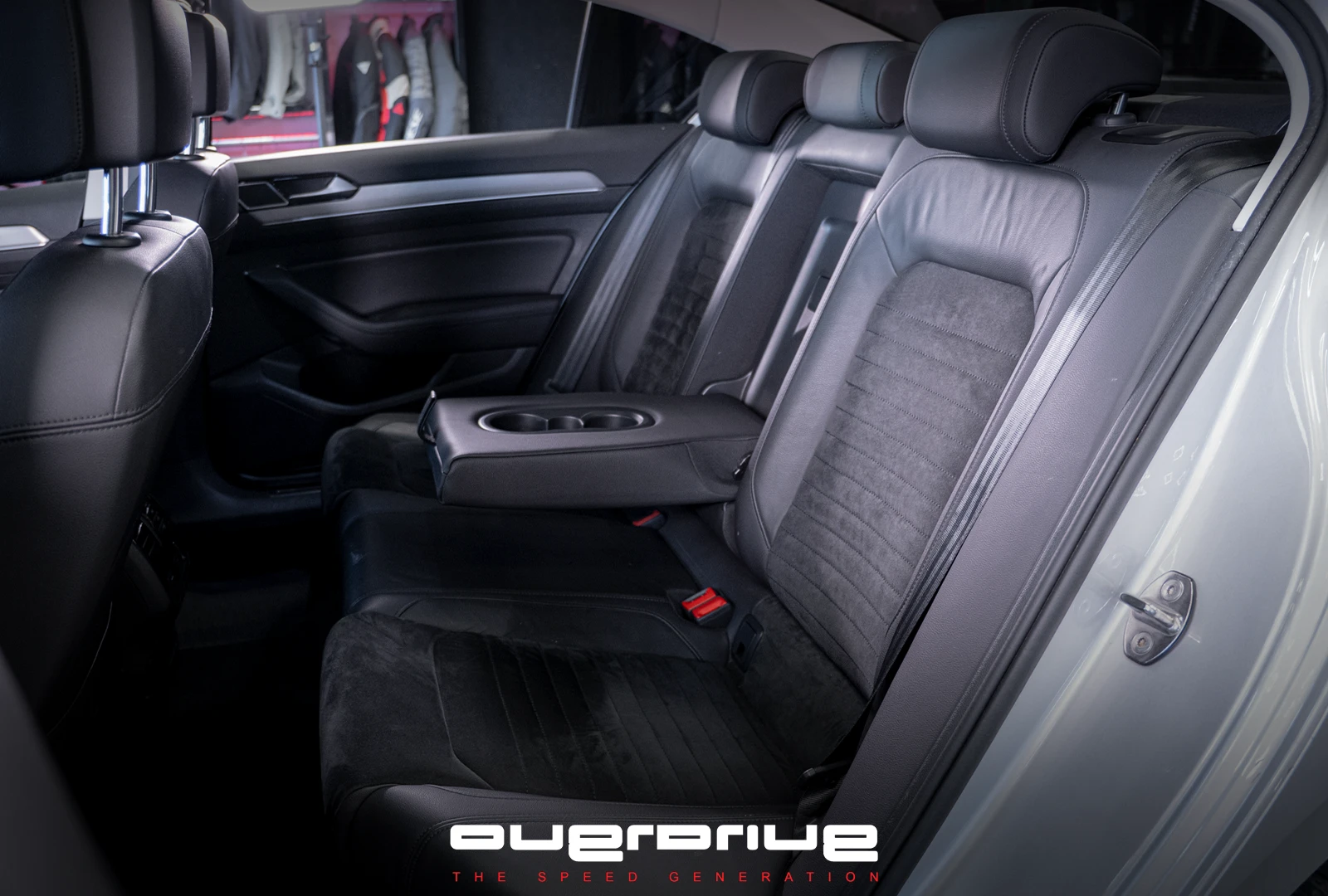 VW Passat 2.0 TDI BMT, снимка 11 - Автомобили и джипове - 54268788