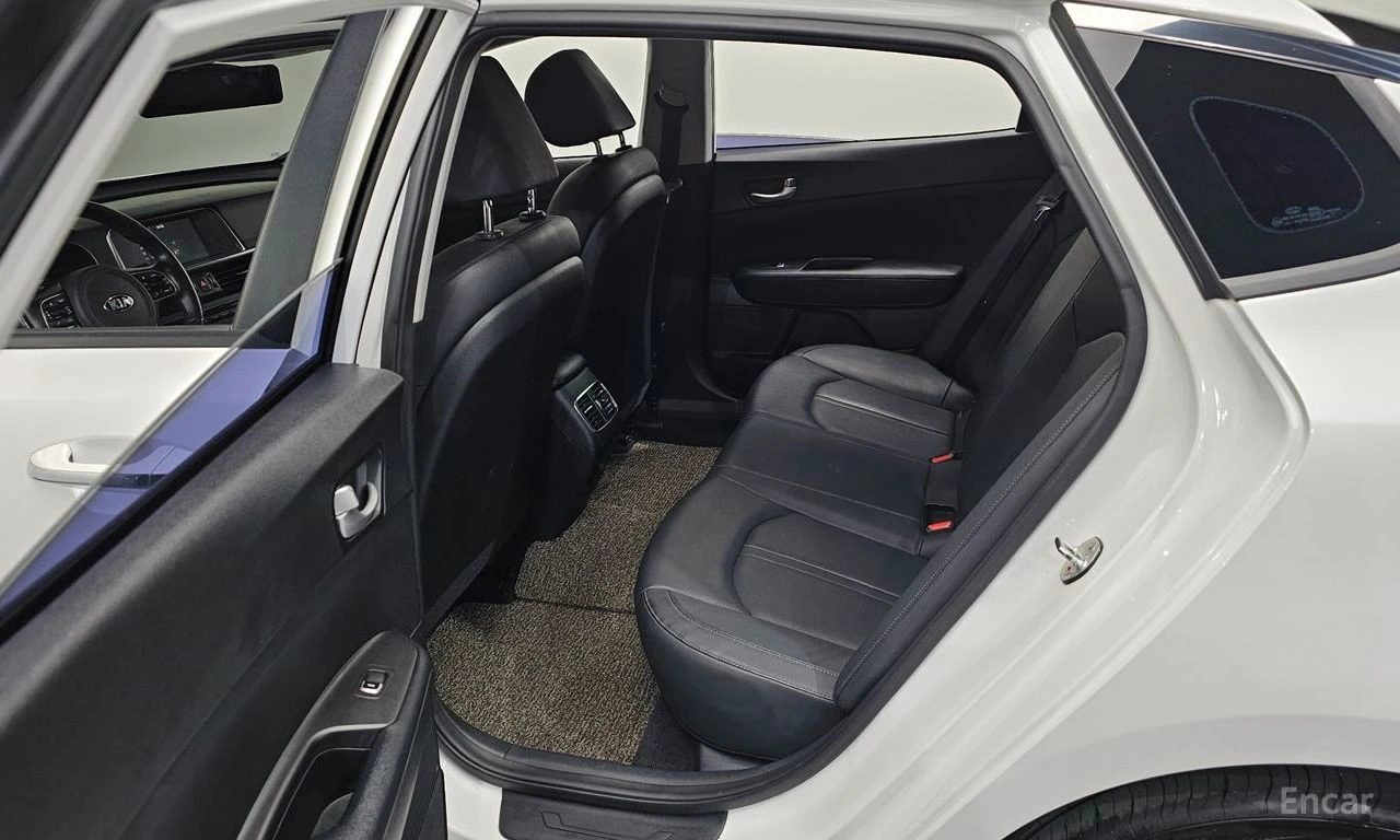 Kia K5 2.0* ПОДГРЕВ* КАМЕРА* КЕЙЛЕС* , снимка 16 - Автомобили и джипове - 54919365