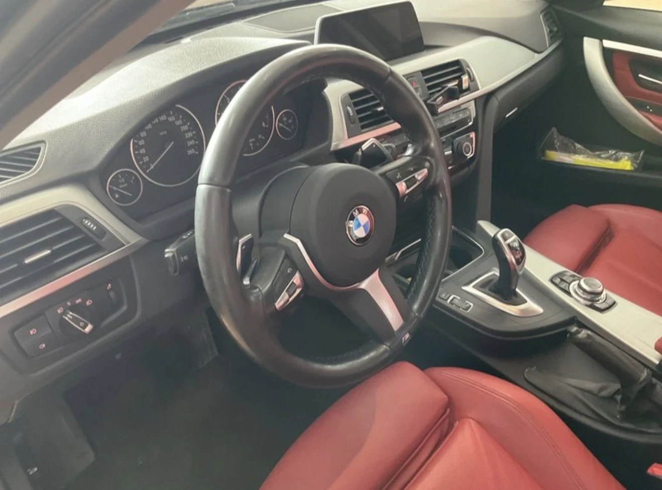 BMW 320 X-DRIVE / SPORT LINE / М INTERIOR / INDIVIDUAL, снимка 3 - Автомобили и джипове - 54970737