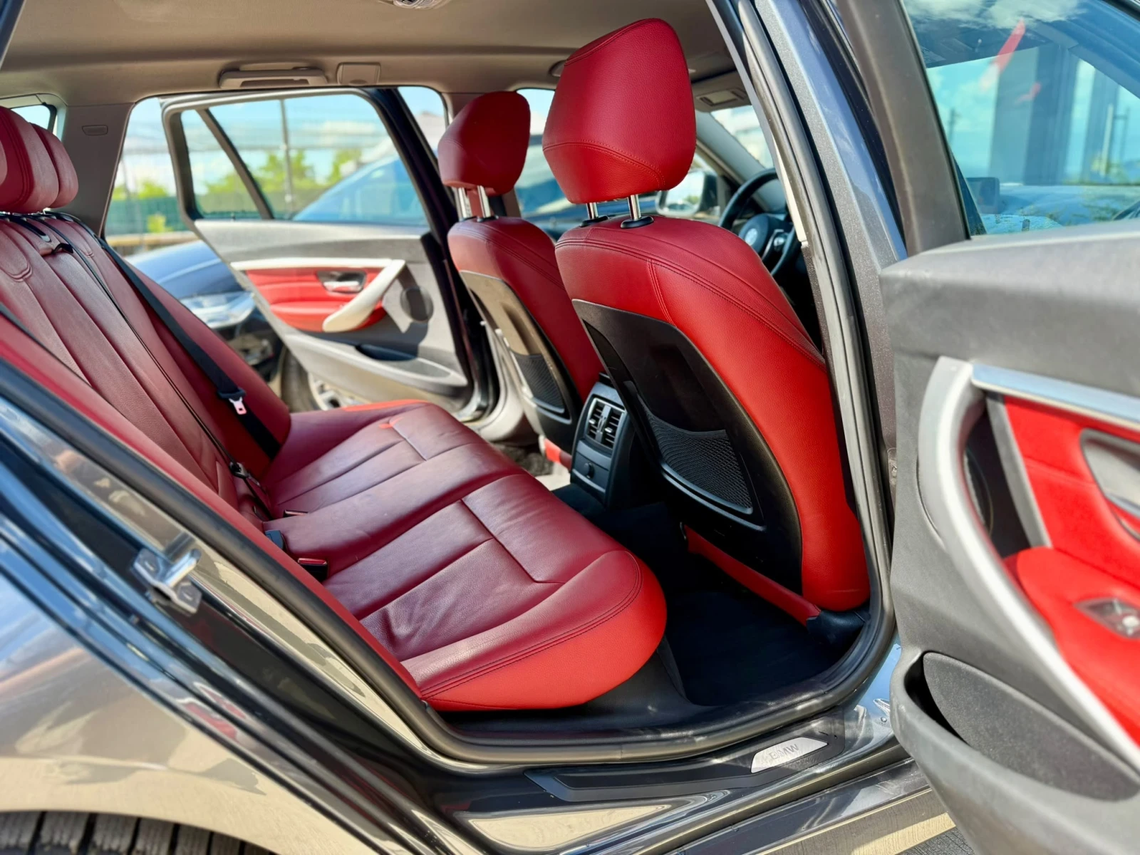 BMW 320 X-DRIVE / SPORT LINE / � INTERIOR / INDIVIDUAL | Mobile.bg � ����������� 17