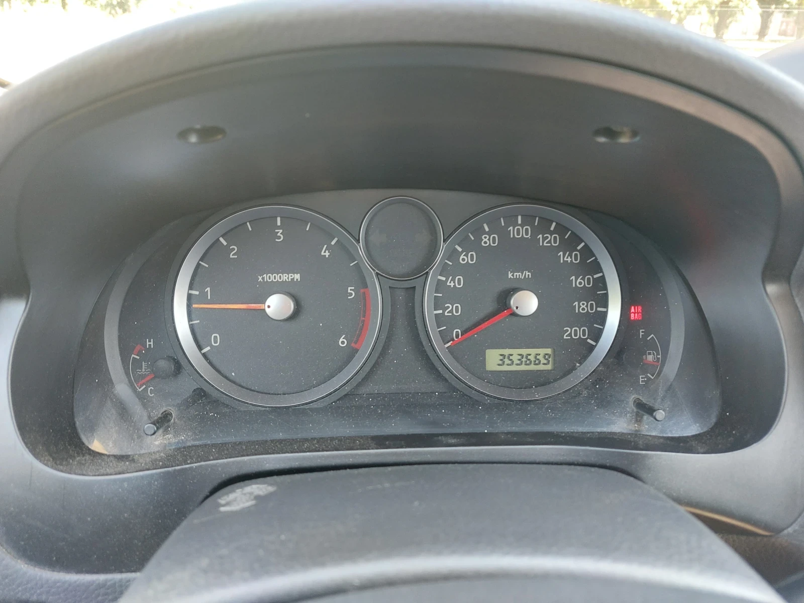 Suzuki Liana, снимка 11 - Автомобили и джипове - 55266929