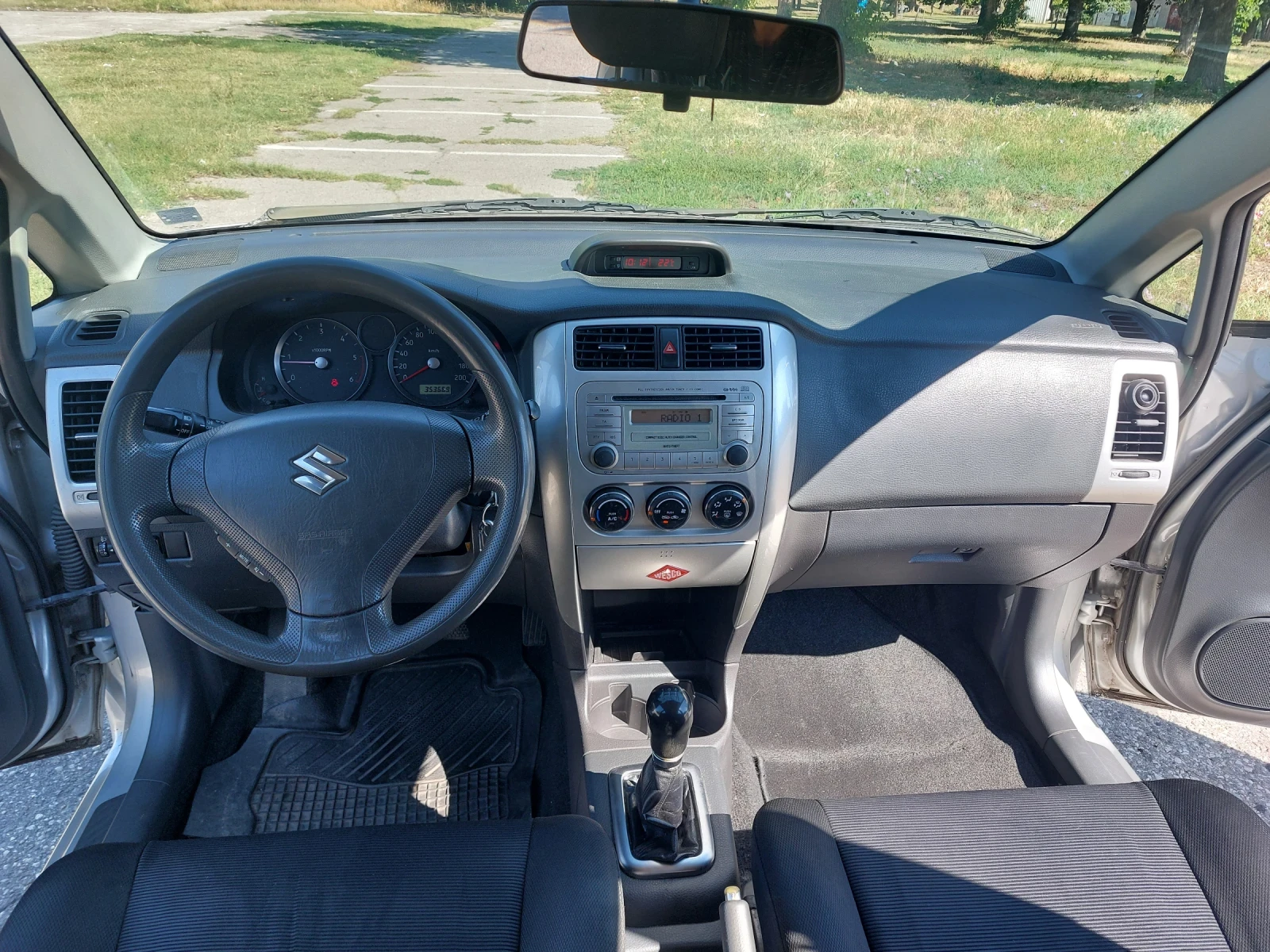 Suzuki Liana, снимка 10 - Автомобили и джипове - 55266929