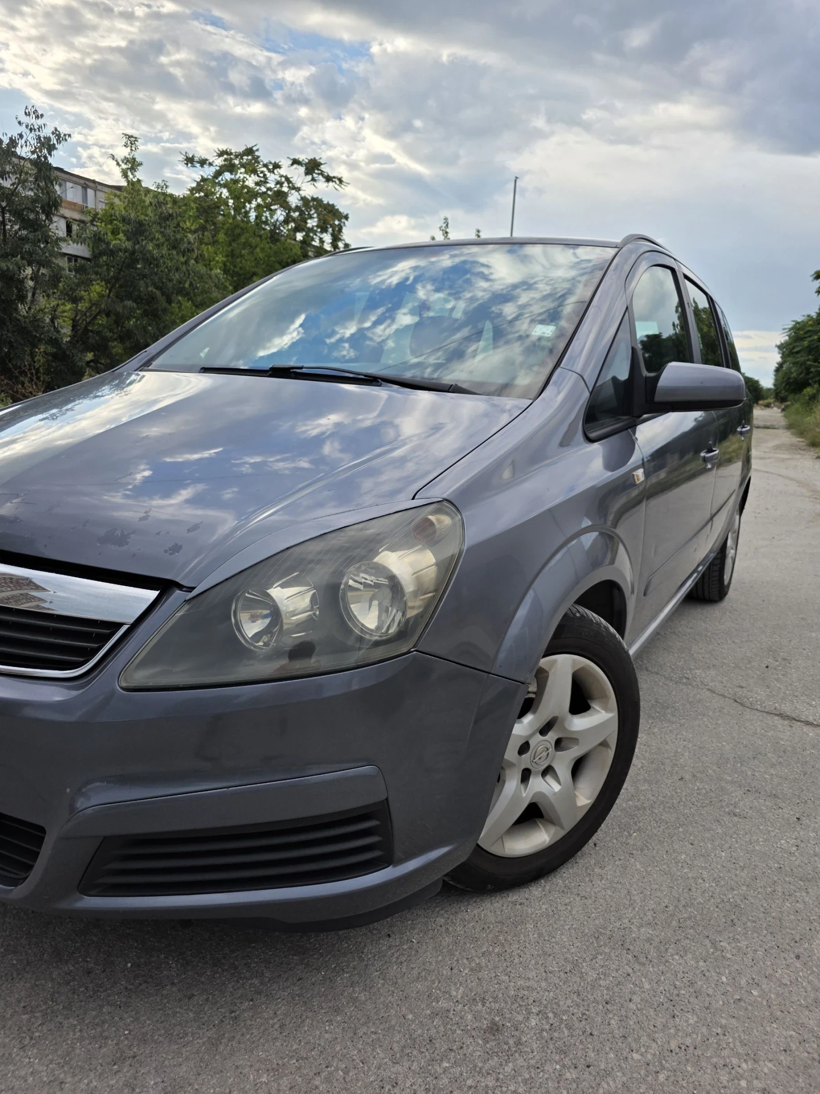 Opel Zafira B, снимка 3 - Автомобили и джипове - 55268415