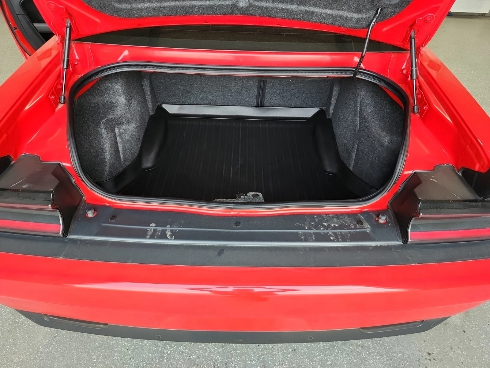 Dodge Challenger 6.2L 8cyl Rear Wheel Drive | Mobile.bg � ����������� 14