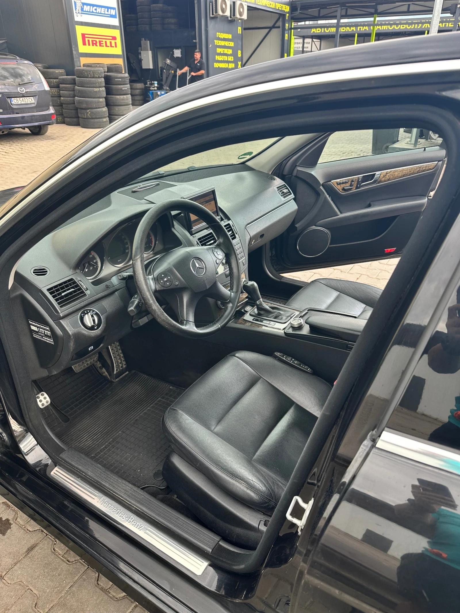 Mercedes-Benz C 350 4-matic, снимка 13 - Автомобили и джипове - 55511843